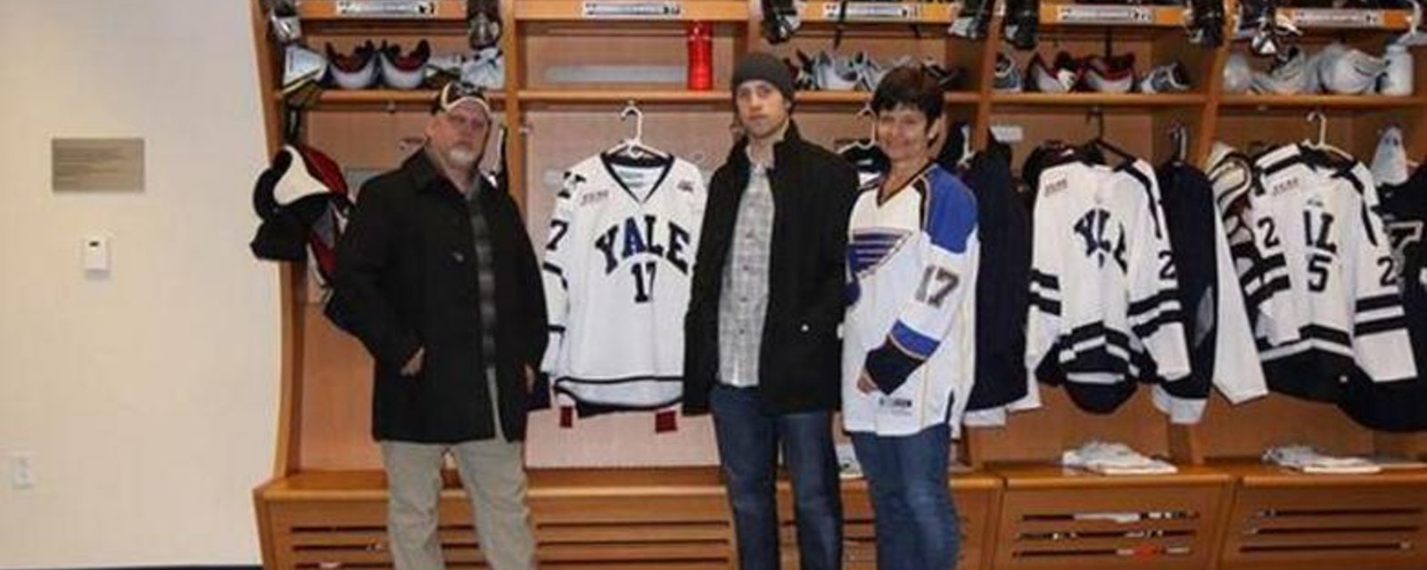 Jaden Schwartz, un joueur des Blues, pose un geste pour honorer sa soeur décédée