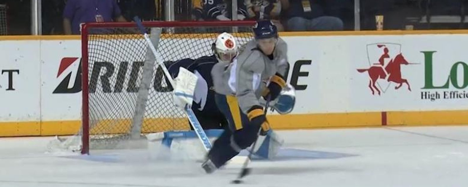 VIDÉO: Kevin Fiala et Viktor Arvidsson, deux magiciens de la rondelle à Nashville!