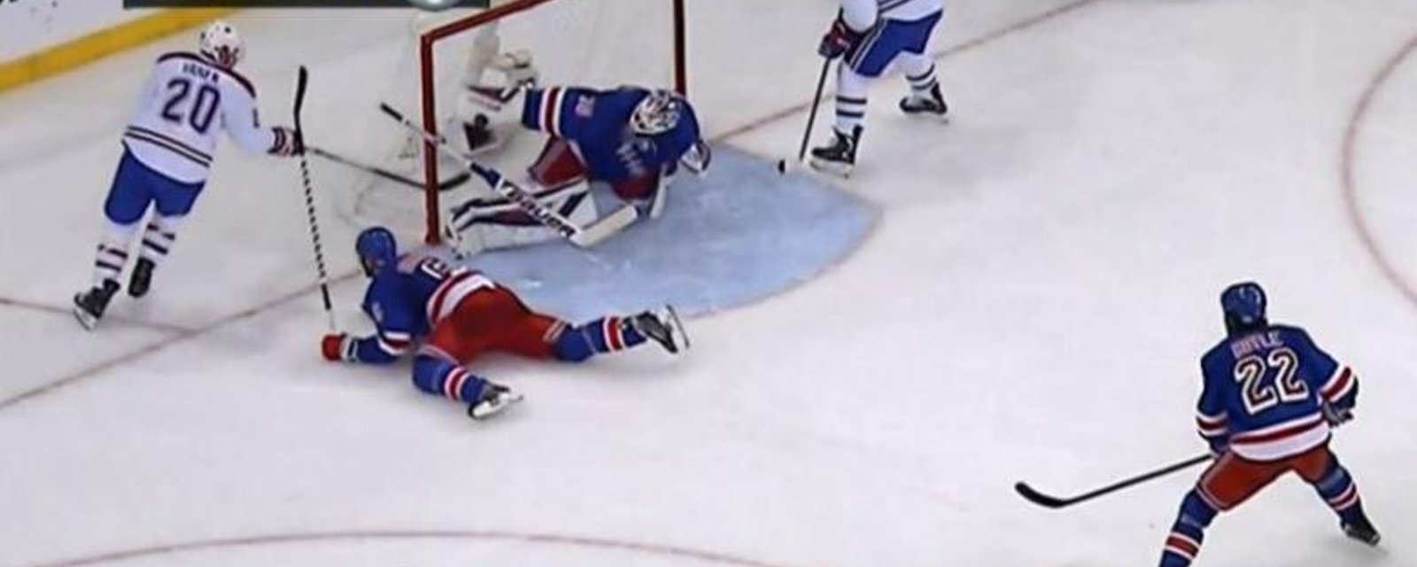 VIDÉO: L'arrêt d'Henrik Lundqvist sur Vanek qui a tout changé...
