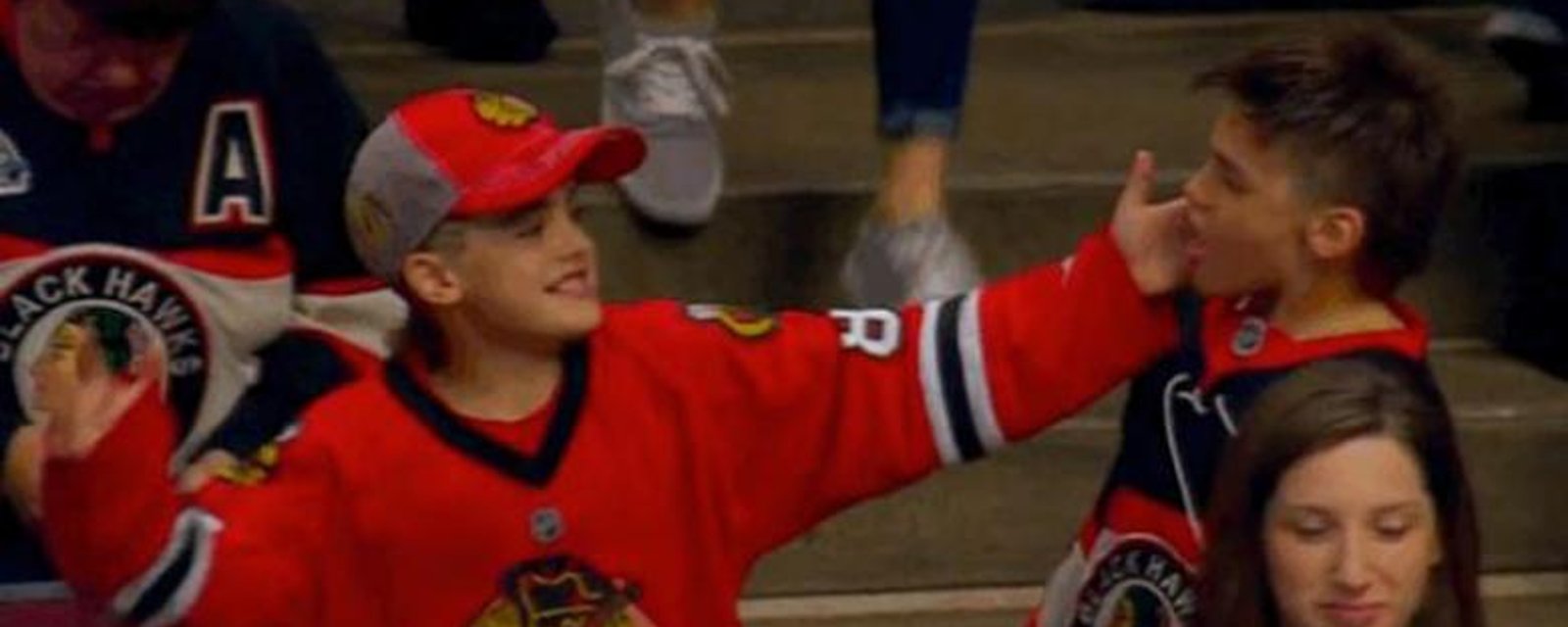 IMAGES: Une rivalité entre Jonathan Toews et Patrick Kane?