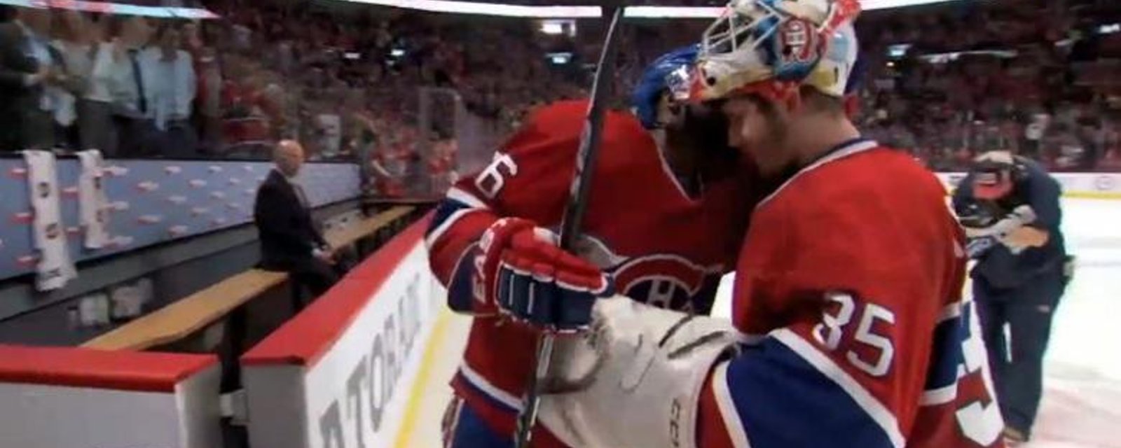 VIDÉO: P.K. Subban embrasse Tokarski après la victoire!