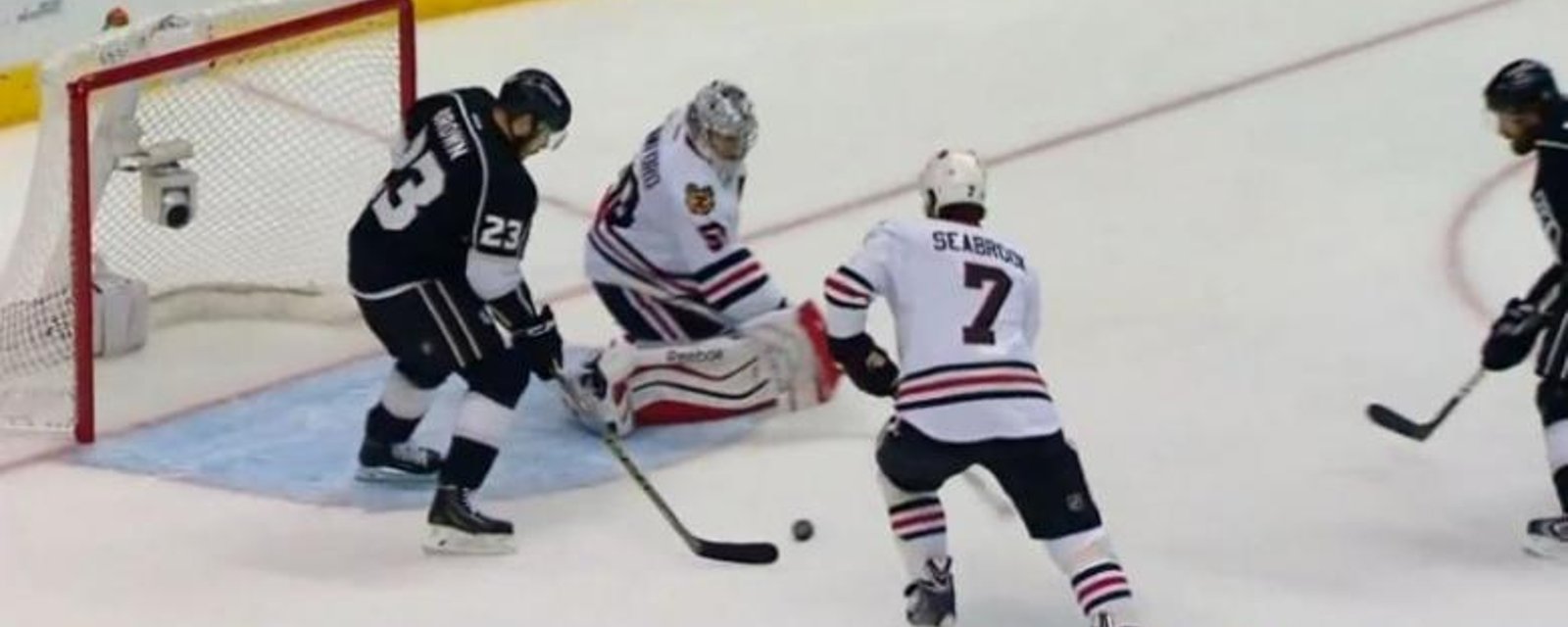 VIDÉO: Les Kings écrasent les Blackhawks en une période!