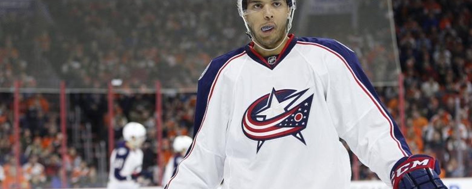 Report: Blue Jackets' defenseman Seth Jones signs a huge new contract.