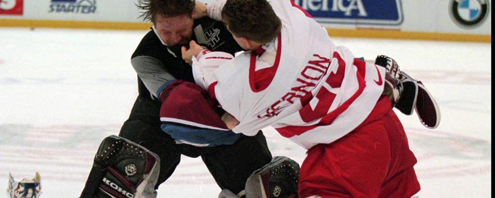 VINTAGE : Legendary goalie fight by Roy and Vernon. 