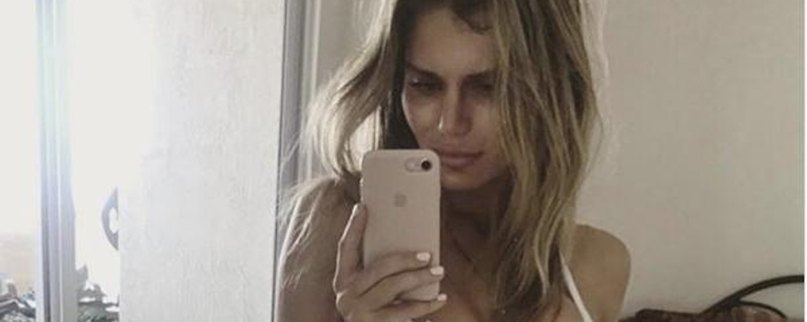 NHL star's sister selfie has lots of people talking. 