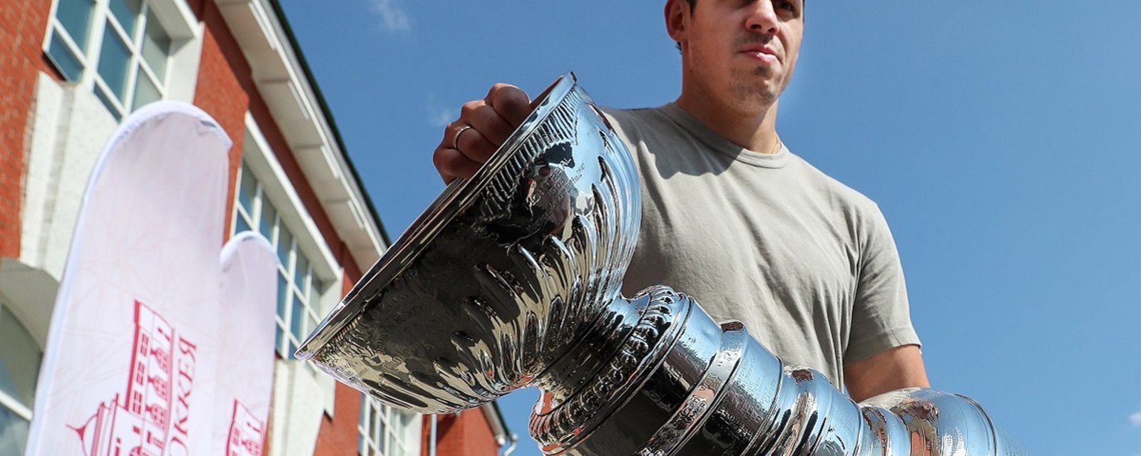 Breaking: Evgeni Malkin fires at shot at Alexander Ovechkin!