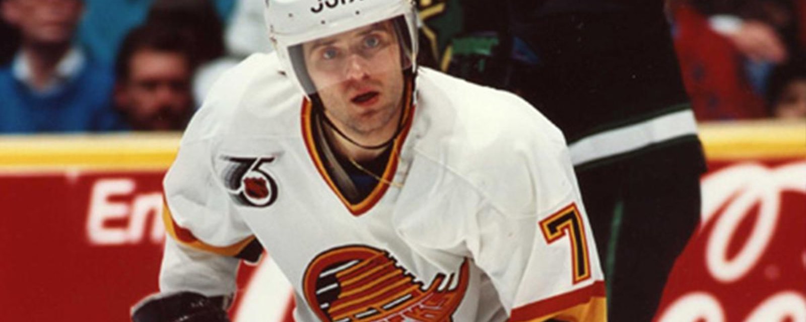 Breaking: Canucks legend Ronning signs in China!