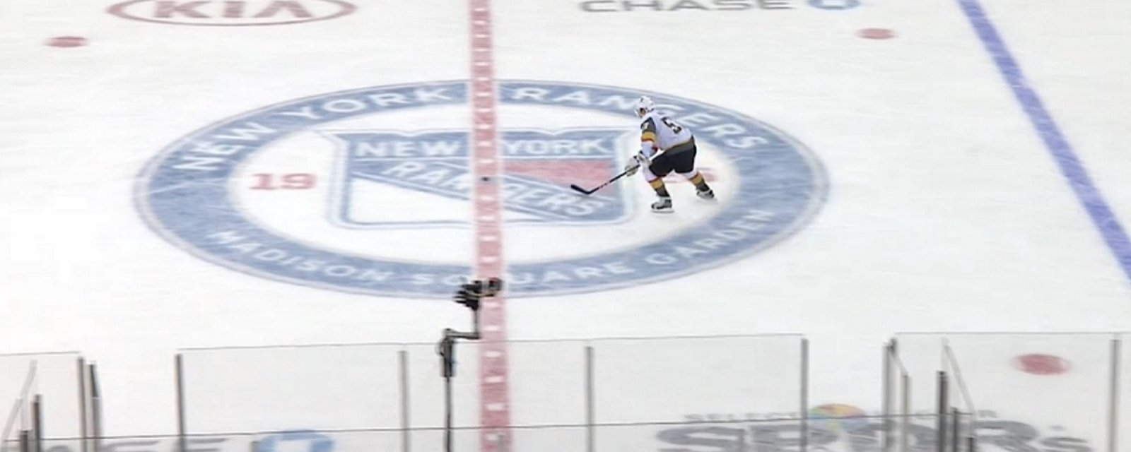 David Perron takes the first penalty shot in Golden Knights history. 