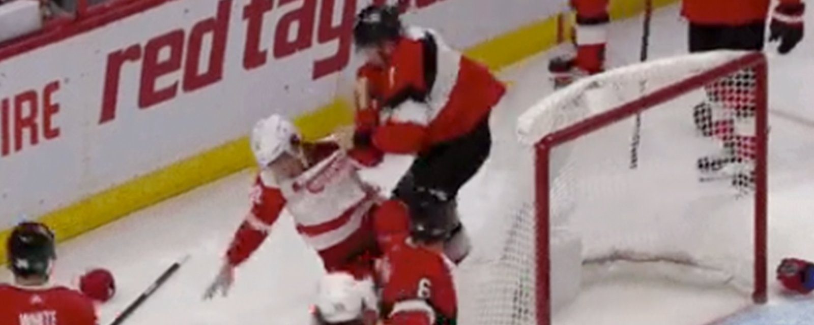 Brady Tkachuk pummels Abdelkader to the ice in his first career NHL fight