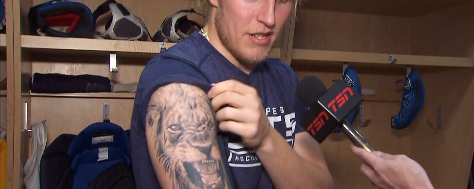 Patrik Laine got the same tattoo as Auston Matthews during the summer! 