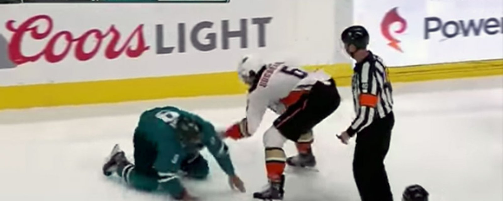 Gudbranson drops Kane early in heavyweight fight