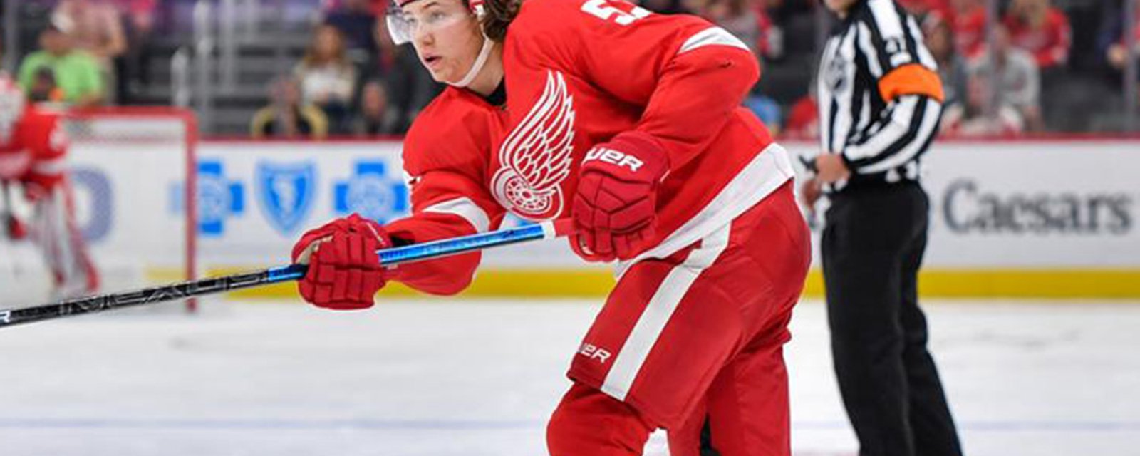 Moritz Seider fires a rocket for his first (unofficial) NHL goal! [VIDEO]