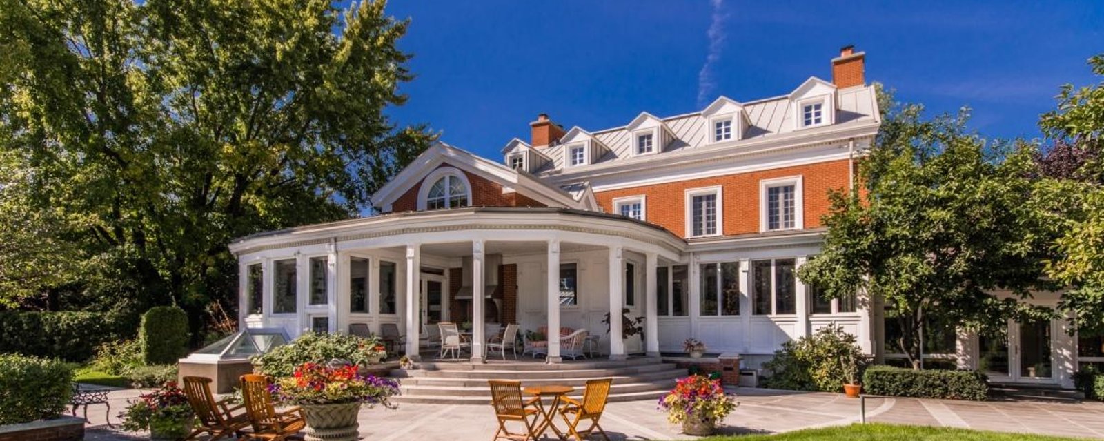 À vendre joyau du patrimoine québécois à Boucherville, anciennement