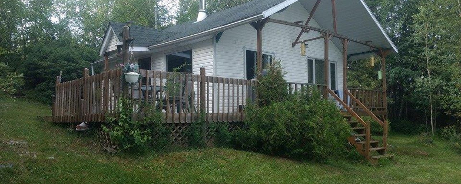 Rêve de pêcheurs à 98 000$! Chalet rustique en bordure d’un lac remplis de poissons à Chibougamau! 