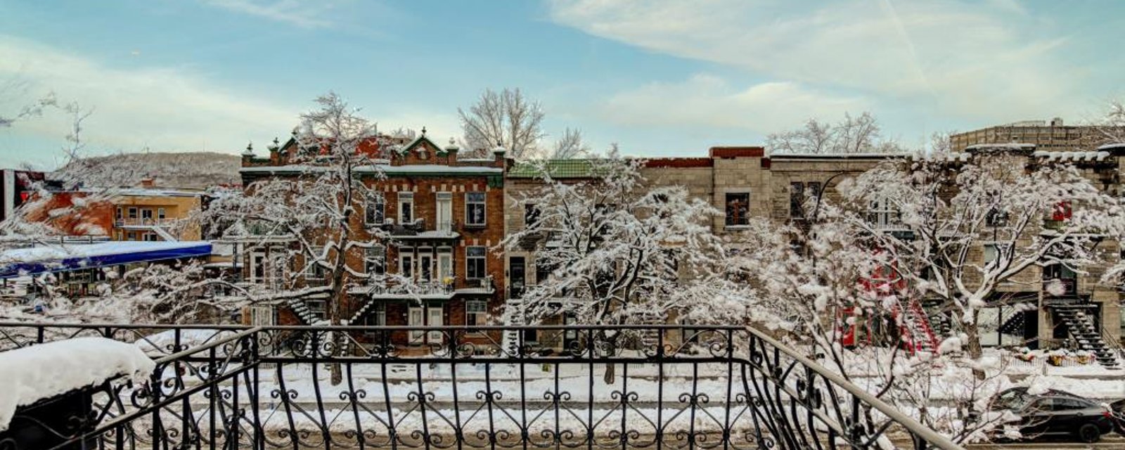 Idéal pour un premier achat! Petit condo au charme unique disponible sur le Plateau Mont-Royal!