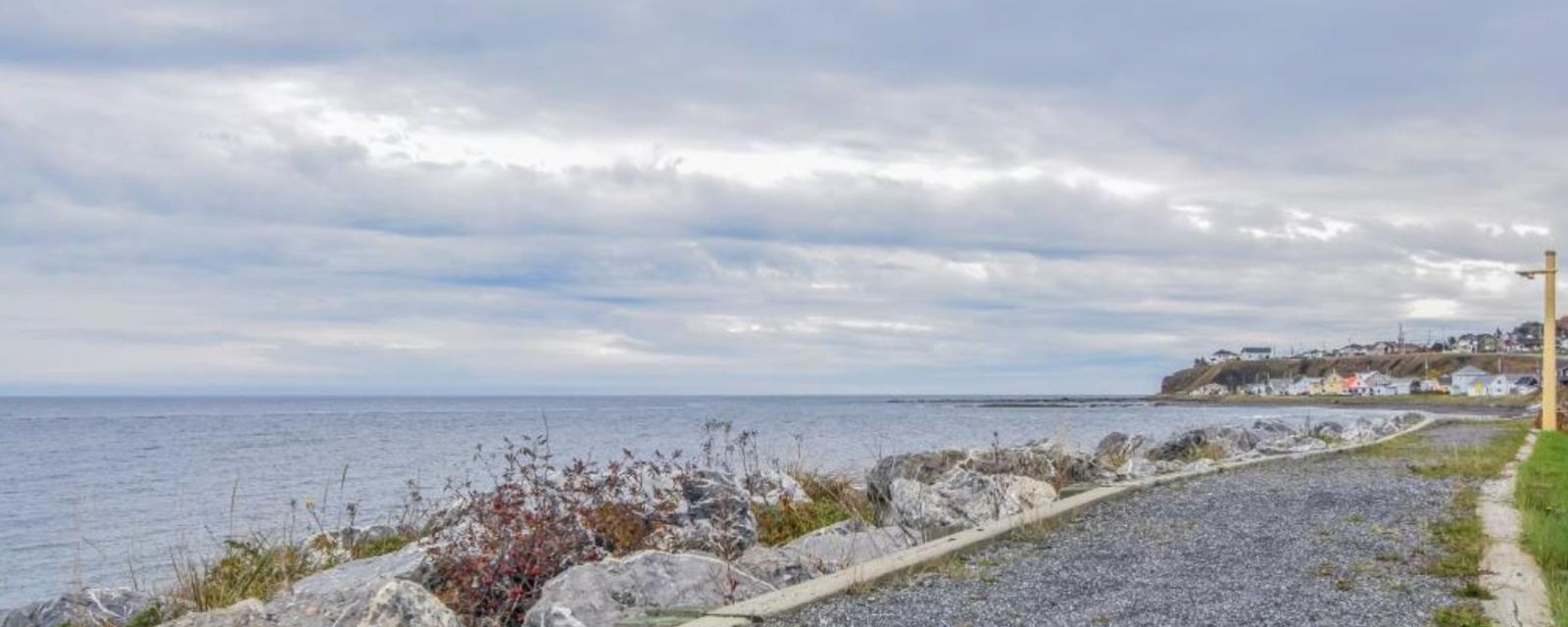 Profitez d'une vue sur la mer dans cette maison vendue meublée à moins de 100 000 $