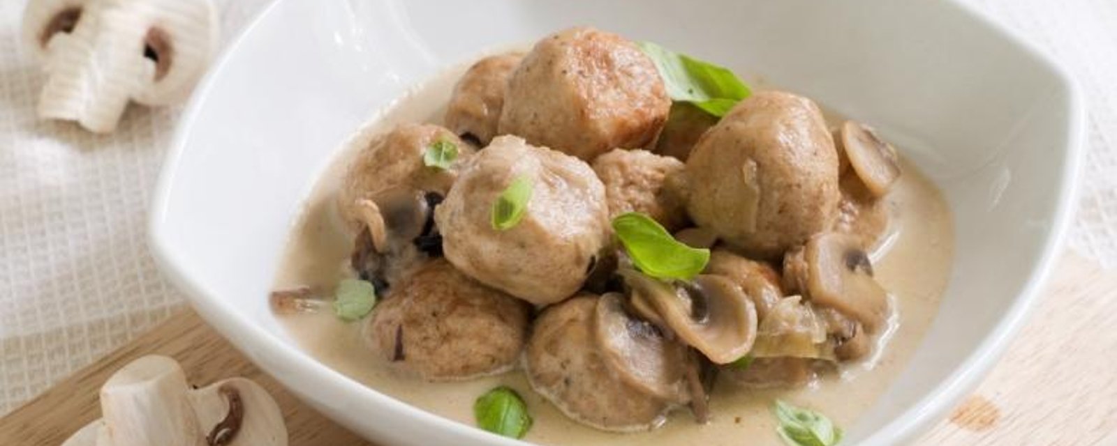 Boulettes de viande dans une sauce aux champignons