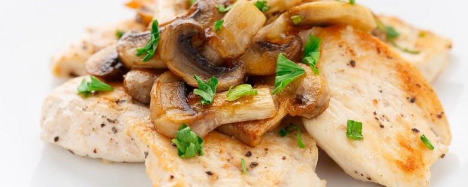 ​Poitrines de poulet sauce au vin blanc et champignons...