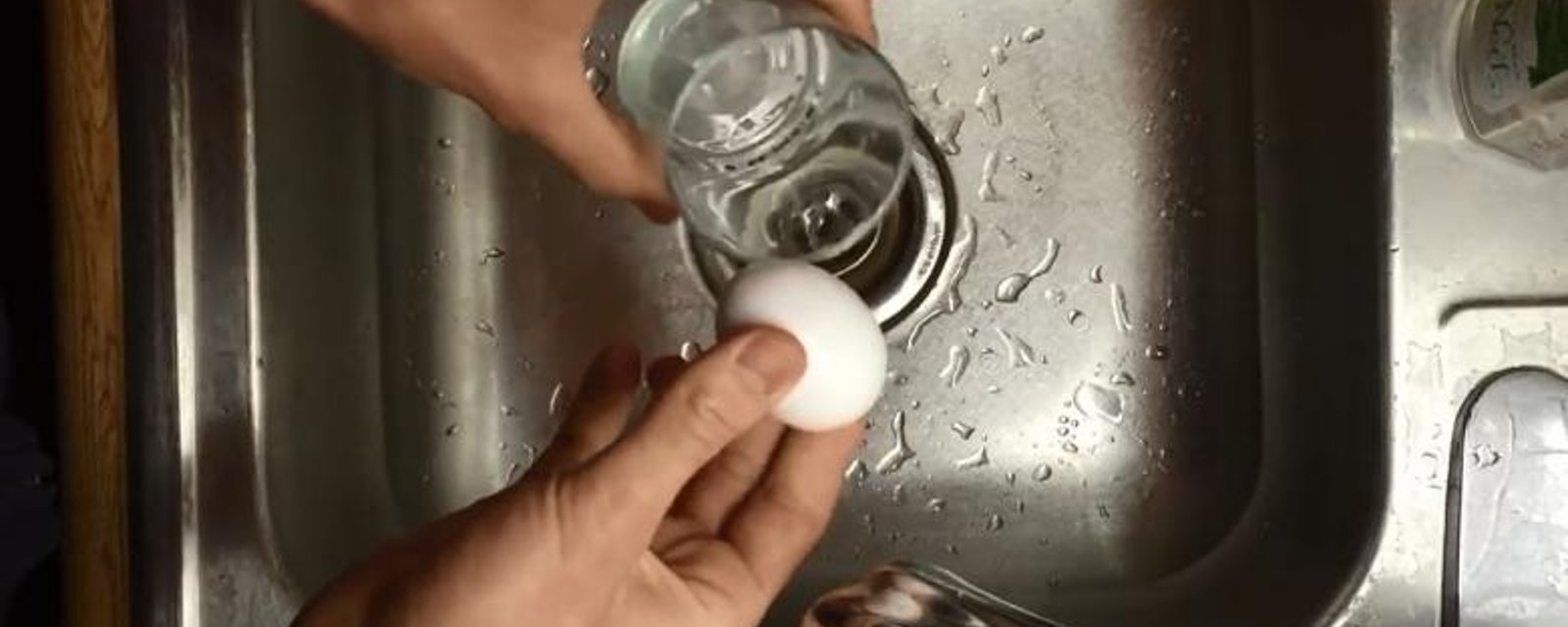 Enlever la coquille de votre oeuf dur en moins de 10 secondes Ma Fourchette