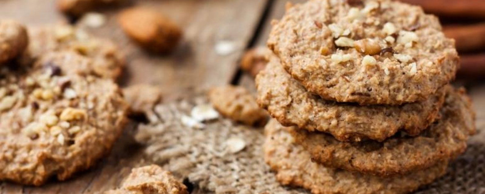 Flocons d'avoine,carottes, noix de coco et noix...un biscuit remarquable