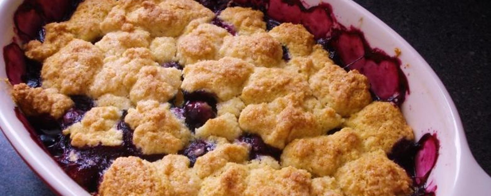 Entre le gâteau et la tarte...il y a ce délicieux dessert aux bleuets !