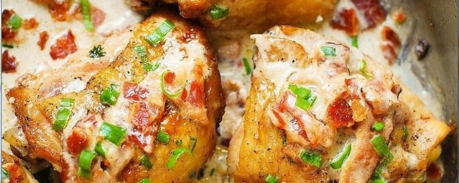 Poêlée de poulet avec sauce crémeuse et bacon