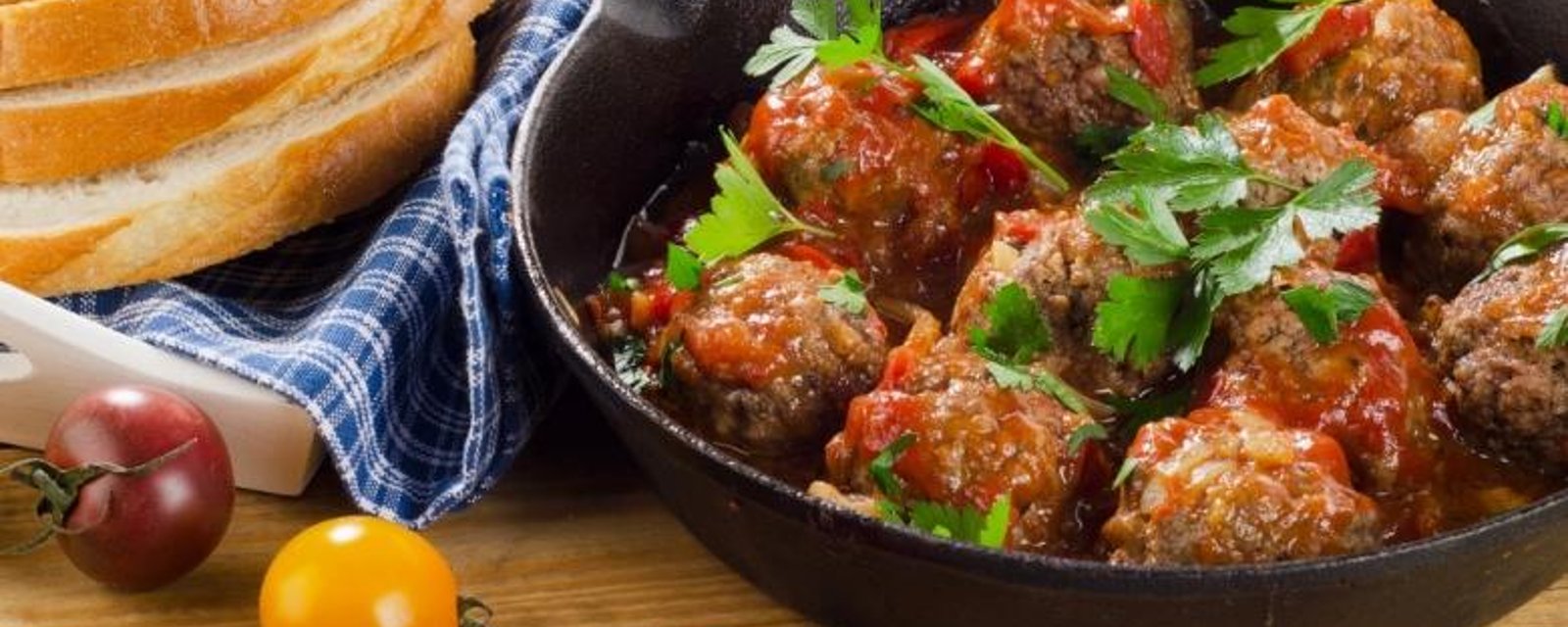 ​Boulettes de viande dans un mélange de sauce RedHot et cassonade