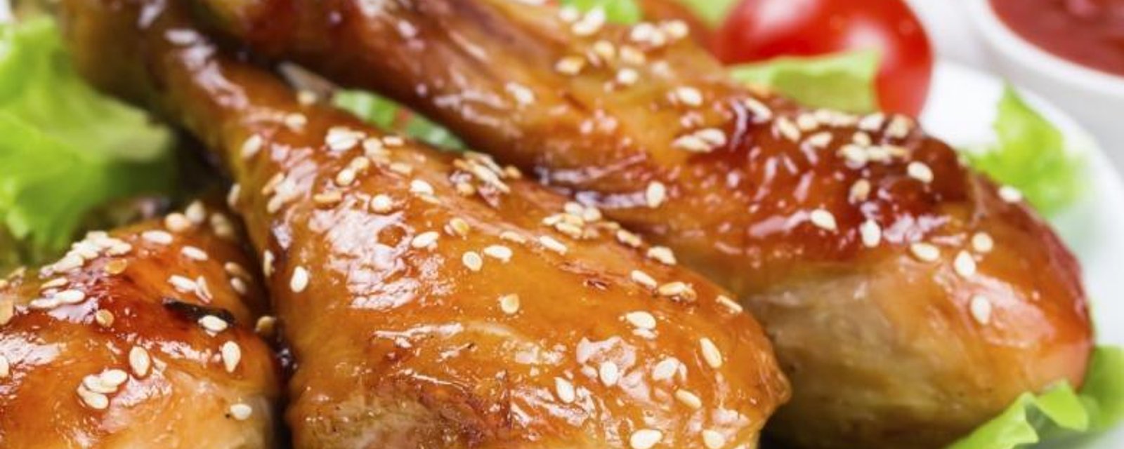 ​Cuisses de poulet caramélisées dans une sauce sucrée