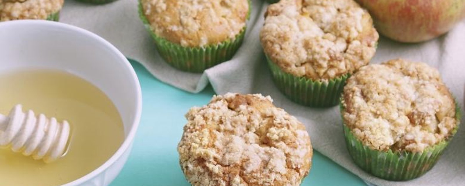 Muffins aux pommes et au yogourt...Garniture au beurre et cassonade