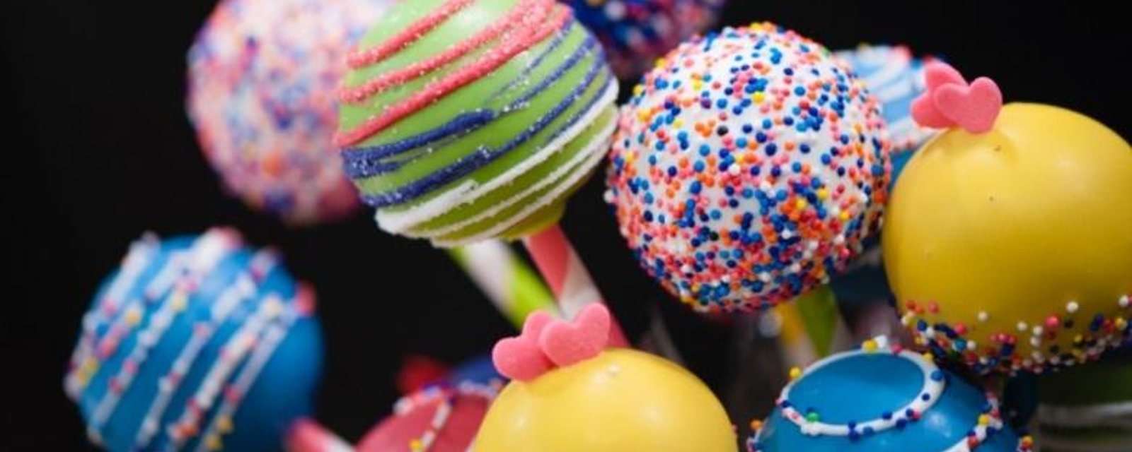 Faites les vous-mêmes! Réaliser 50 jolis CAKE POPS à la maison