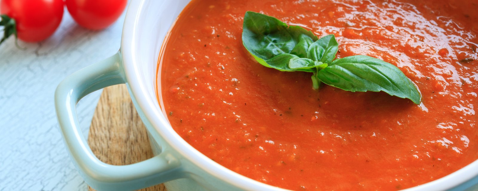 Sortez vos boîtes de tomates de l'armoire et faites cette SUBLIME soupe de tomate pour diner!