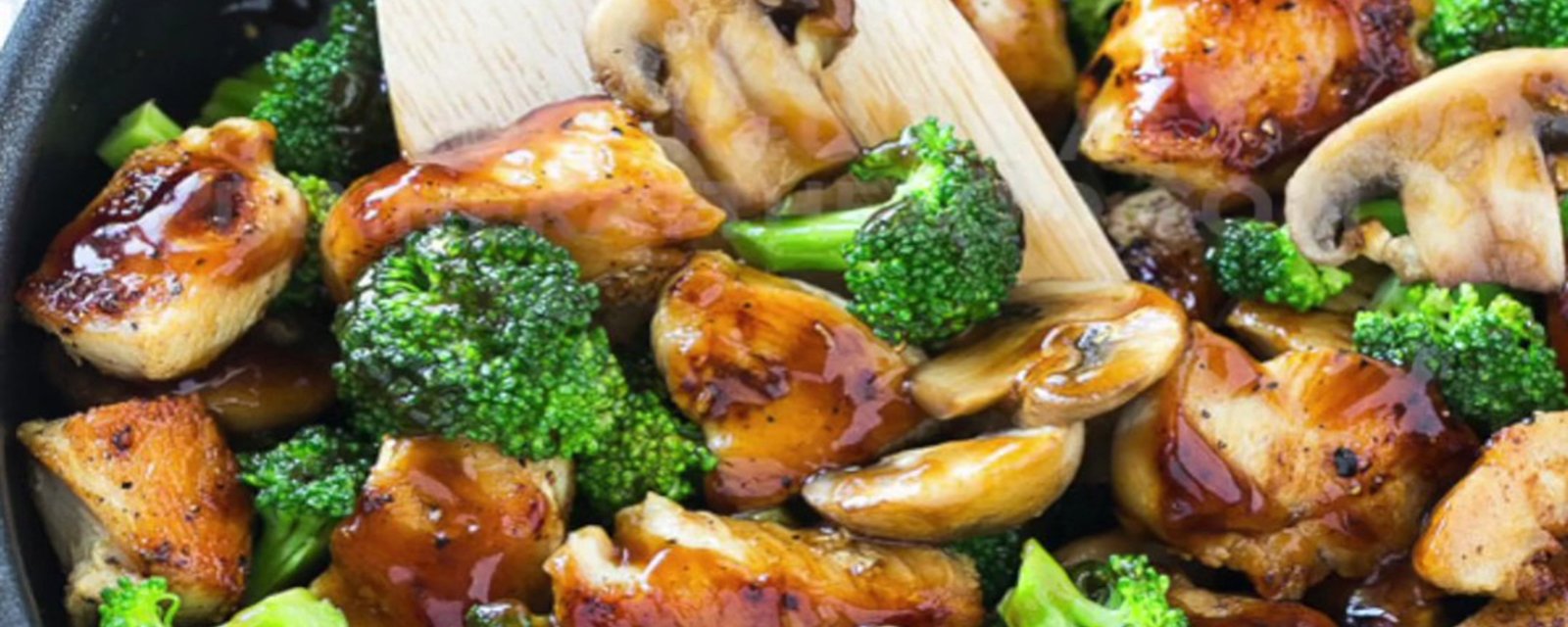 Et si vous testiez ce poulet  au brocoli pour le souper? Vous allez viser en plein dans le mille!