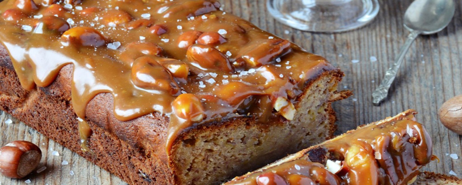 Un pain aux bananes, café et caramel extraordinaire! Vous ne pourrez lui résister bien longtemps!