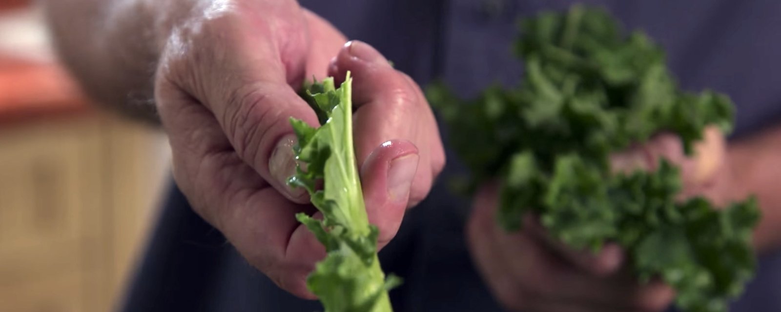 Savoureux, croquant et bourré d'antioxydants, le Kale est le roi des super-légmes!