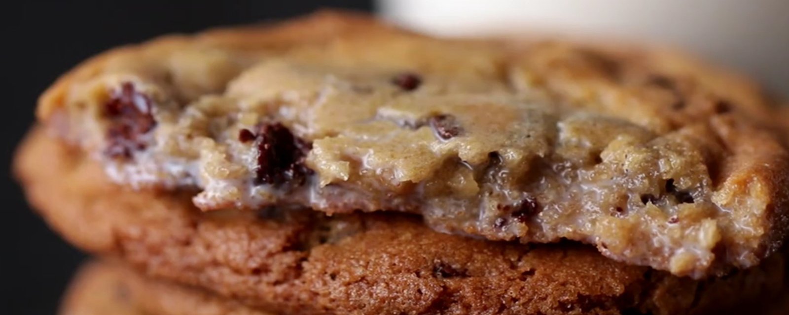 Vidéo : Ces biscuits aux brisures de chocolat sont MAGNIFIQUES! Et on vous donne la recette...