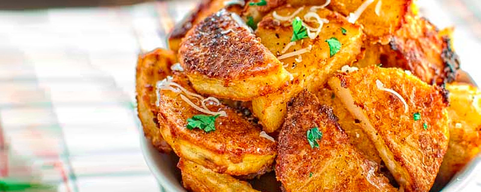 Des pommes de terre au parmesan tellement délicieuses qu'on en mangerait à tous les jours