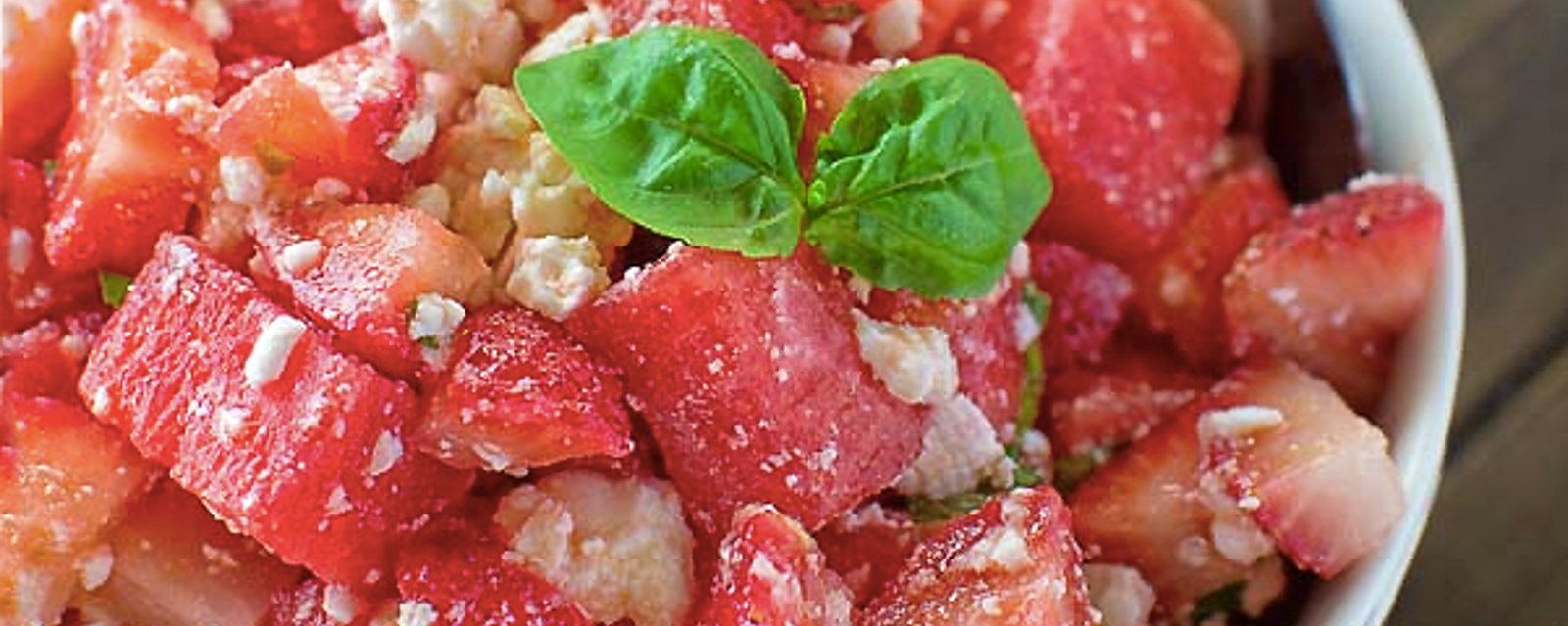 Salade de melon d'eau et de fraises au Feta... Vous ne trouverez pas plus frais!