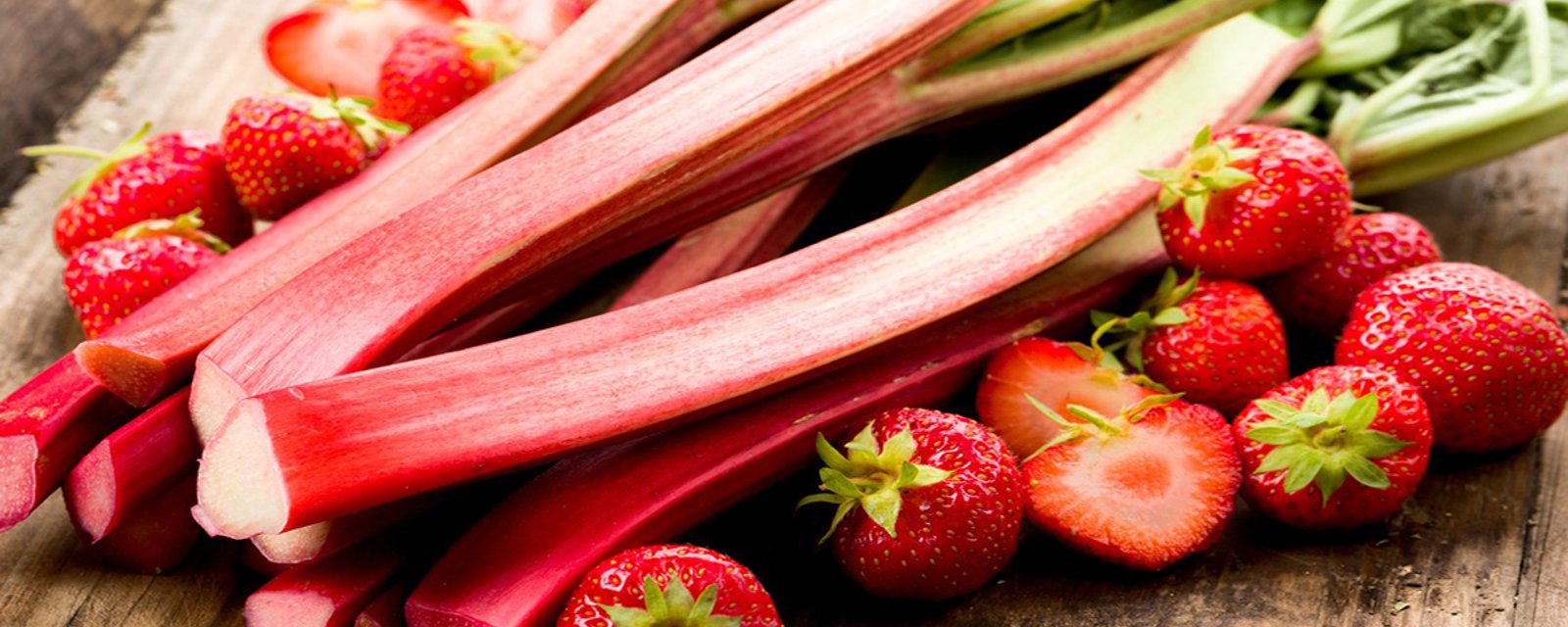 C'est le meilleur moment de l'année pour la confiture Rhubarbe &amp; fraise! 