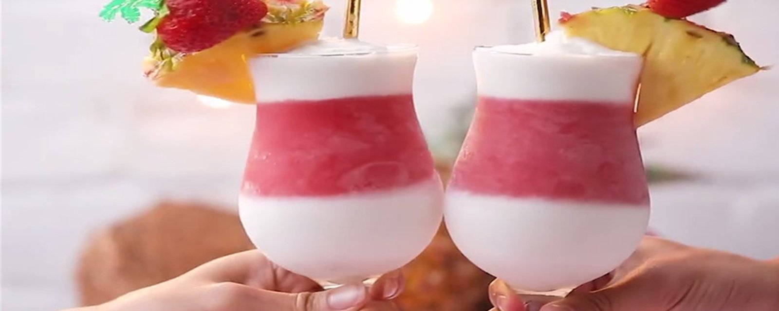 Un cocktail fraise et ananas débordant de saveurs