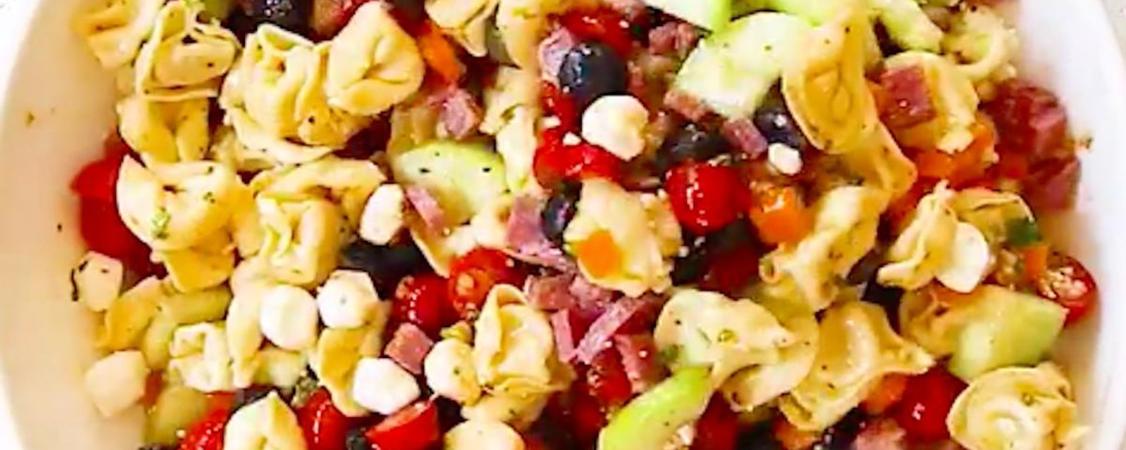 Cette salade italienne de tortellinis sera l'incontournable de votre été!