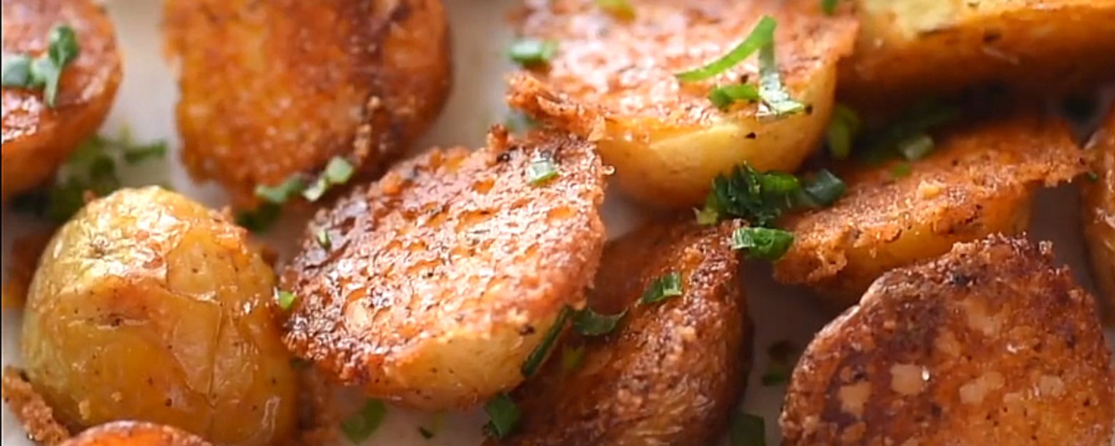 Petites pommes de terre croustillantes au parmesan