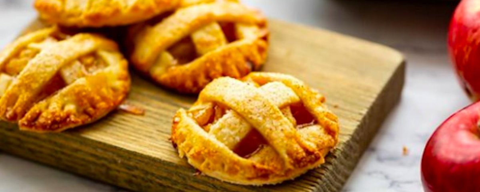 Le must de l’automne: des biscuits à la tarte aux pommes et caramel!