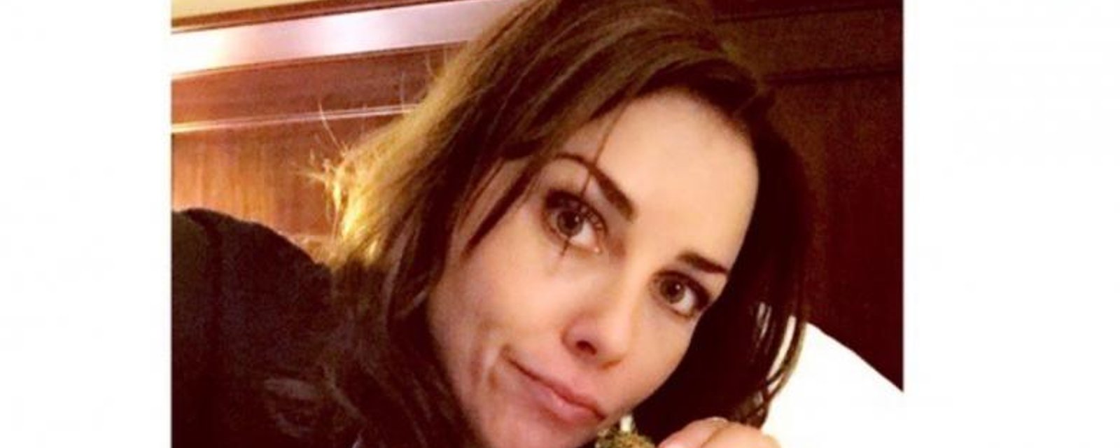 Maxim Roy dévoile une photo d'elle en bikini sur le bord de la piscine! 