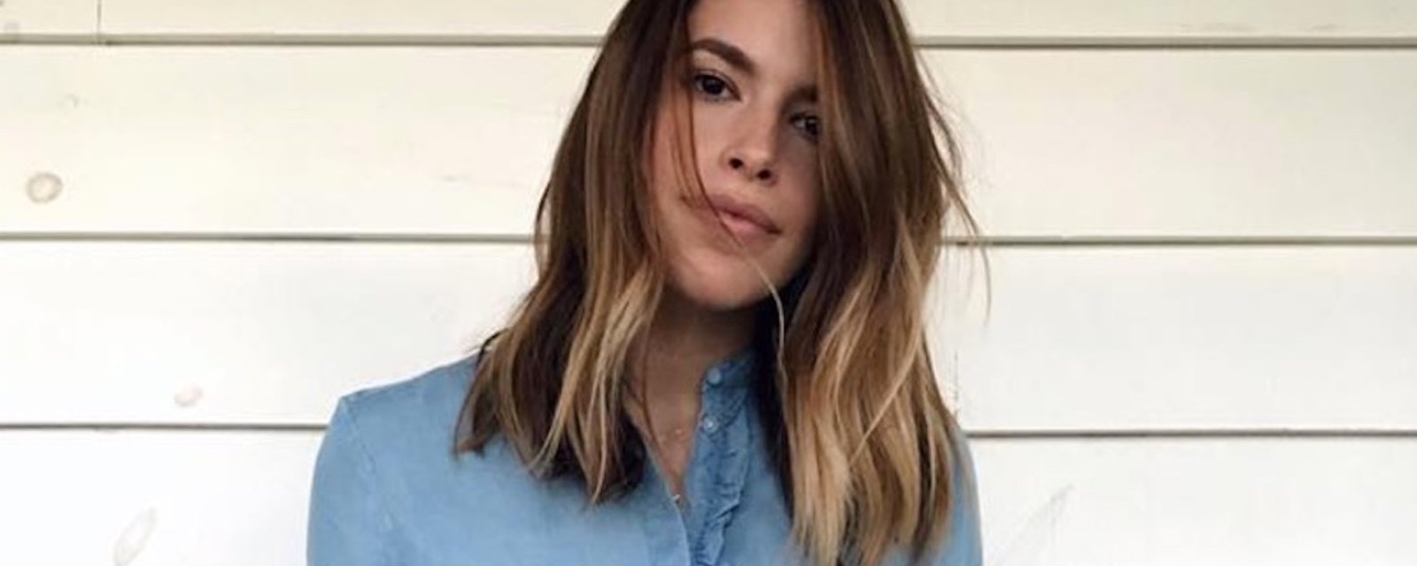 Marilou fait une folle d'elle avec un cadeau de Noël