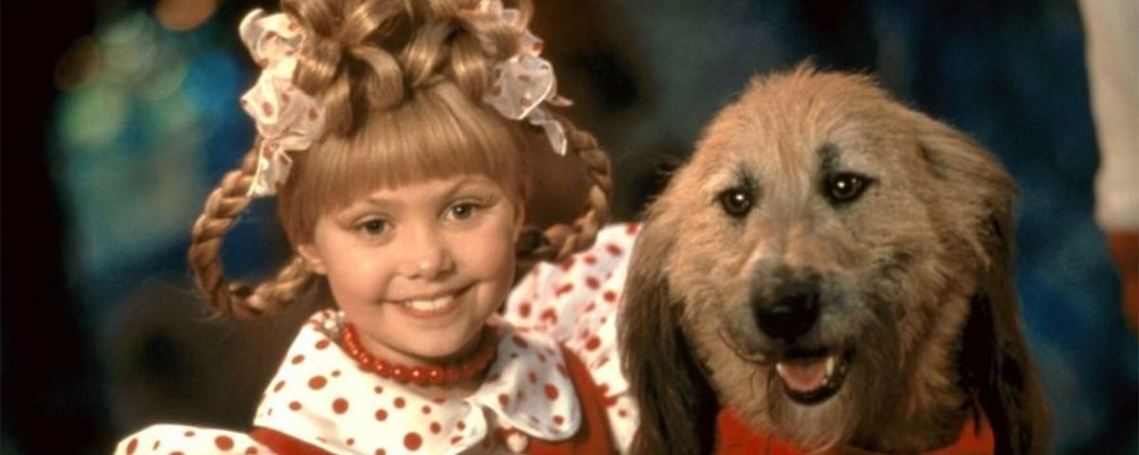 16 ans plus tard, voici de quoi a l'air la jeune actrice du film Le Grincheux...
