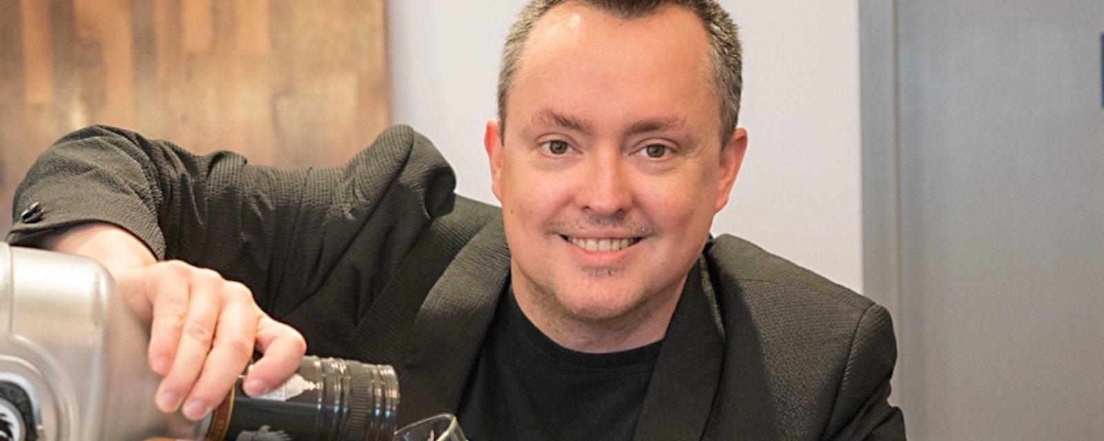 Le nouveau tatouage de Mike Ward ne fait pas l'unanimité