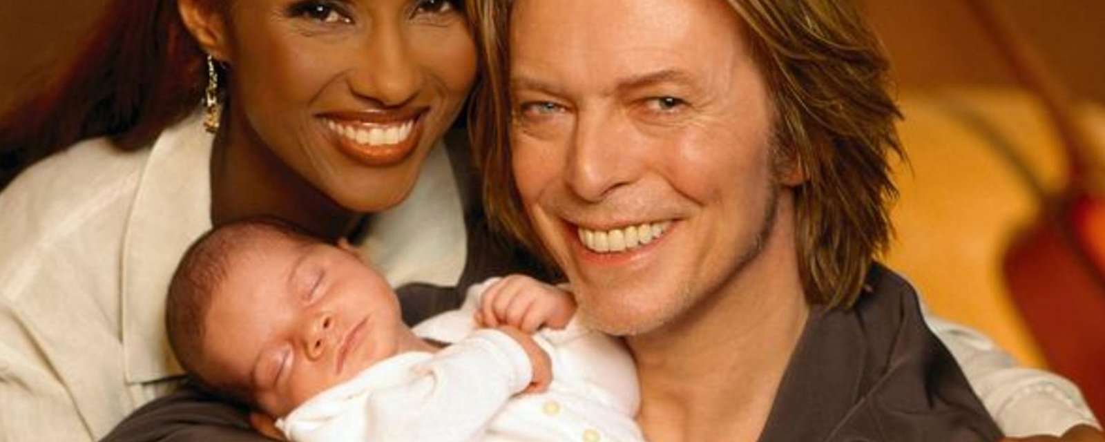 La fille de David Bowie vient d'avoir 17 ans et elle est d'une beauté à couper le souffle!