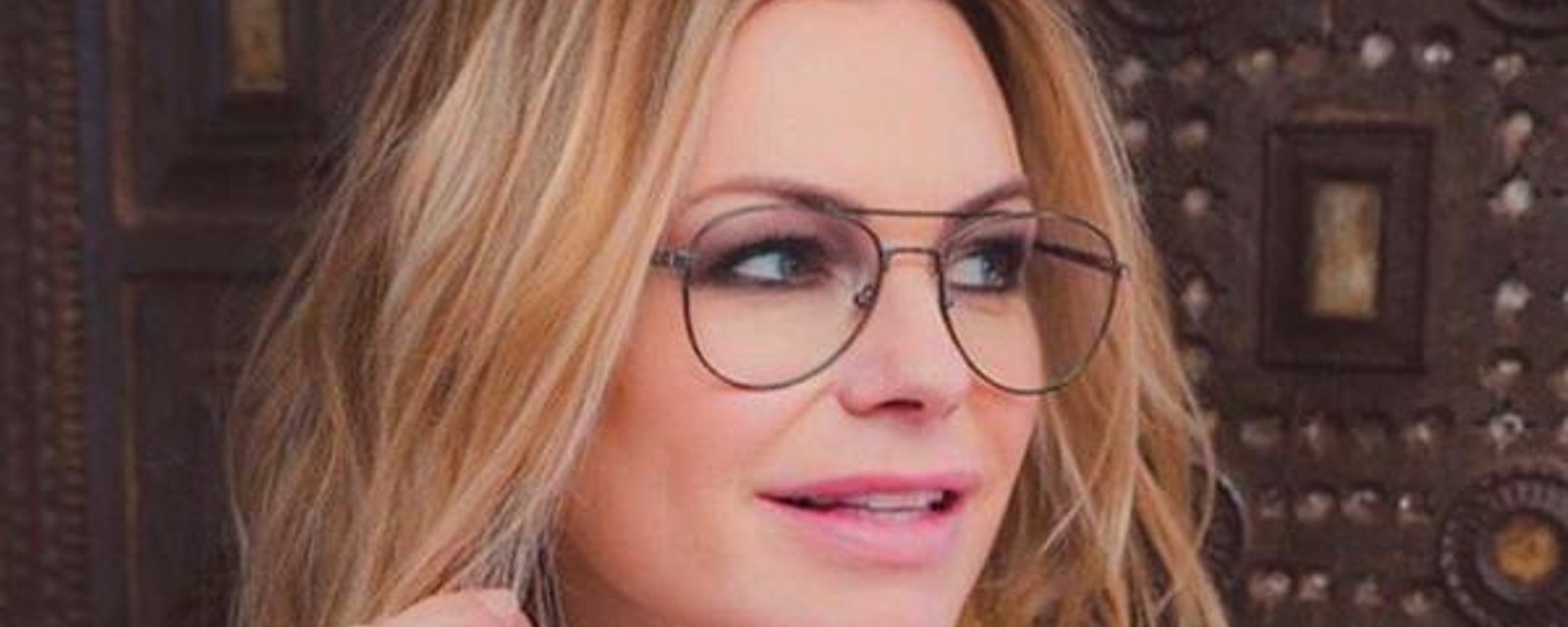 Caroline Néron publie une photo d'elle et sa soeur quand elles étaient jeunes et elles sont d'une beauté à couper le souffle 