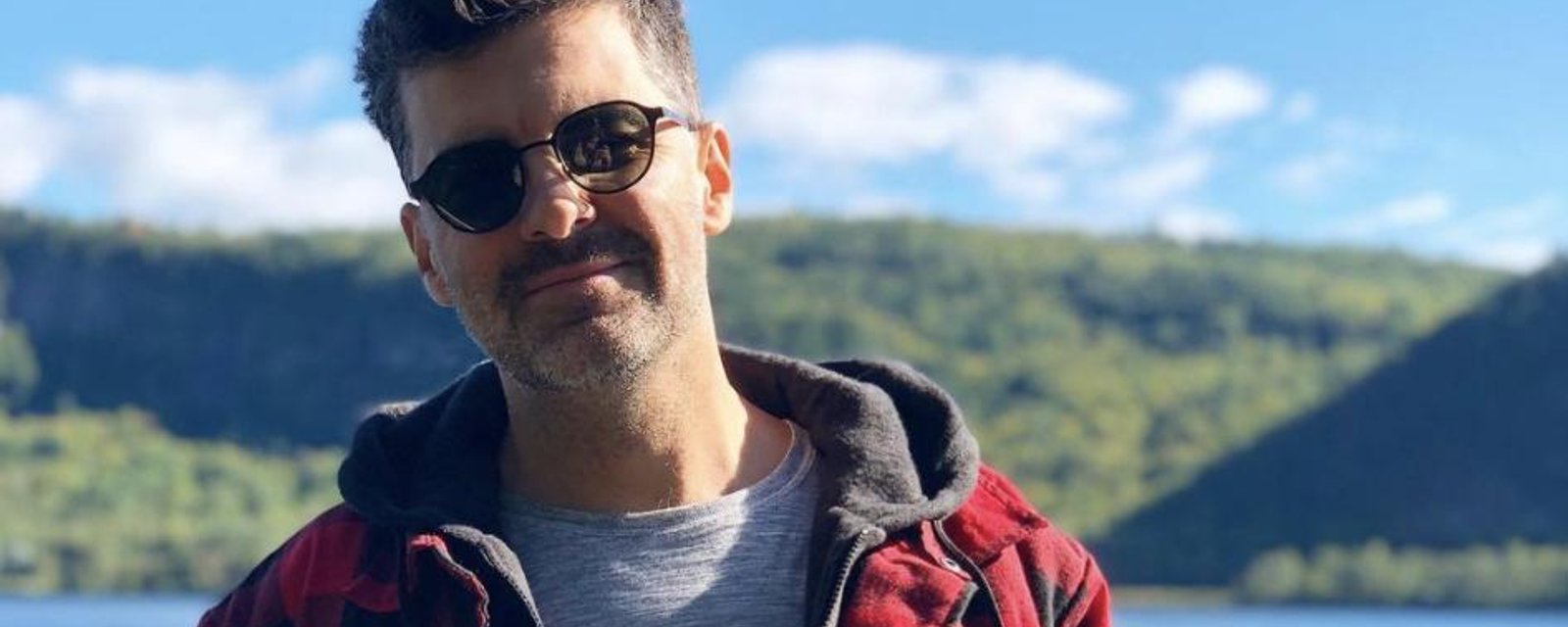 David Savard publie une adorable photo avec son amoureuse pour célébrer leurs 2 ans d'amour