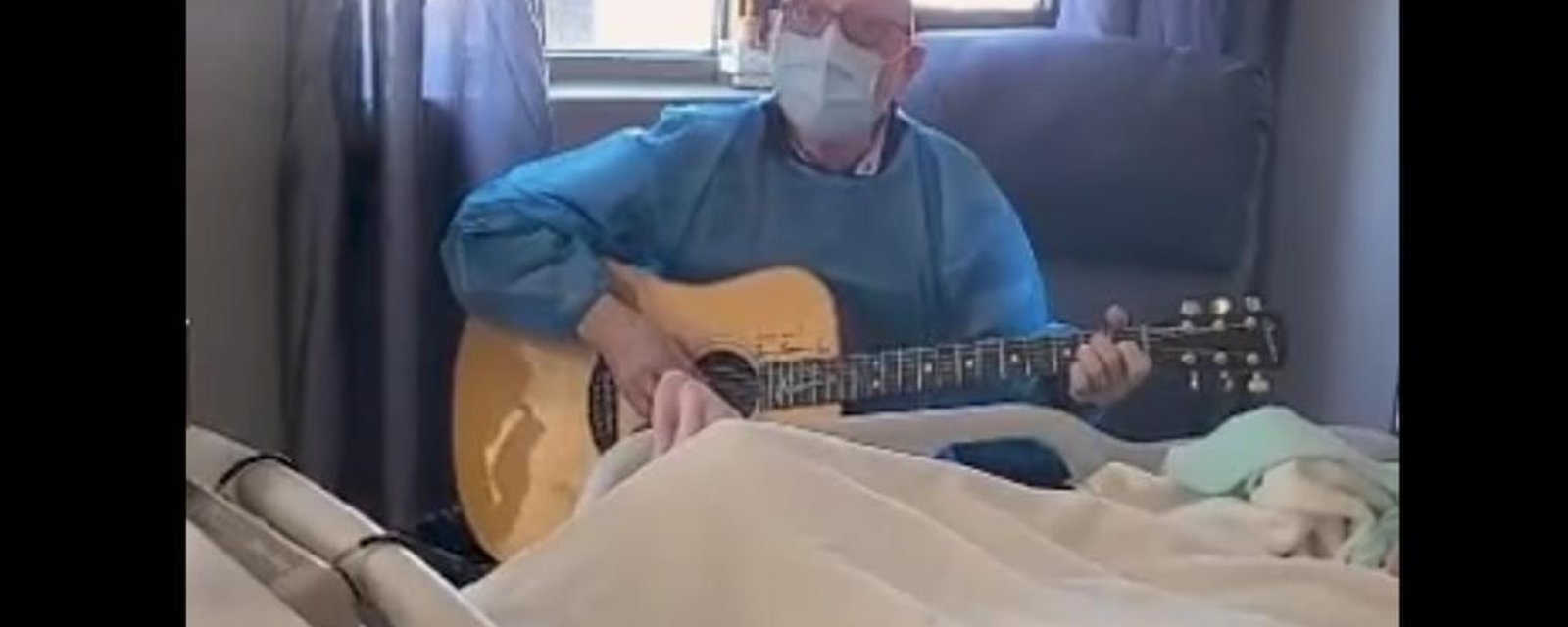 Patrick Norman chante une chanson à sa mère en soins palliatifs